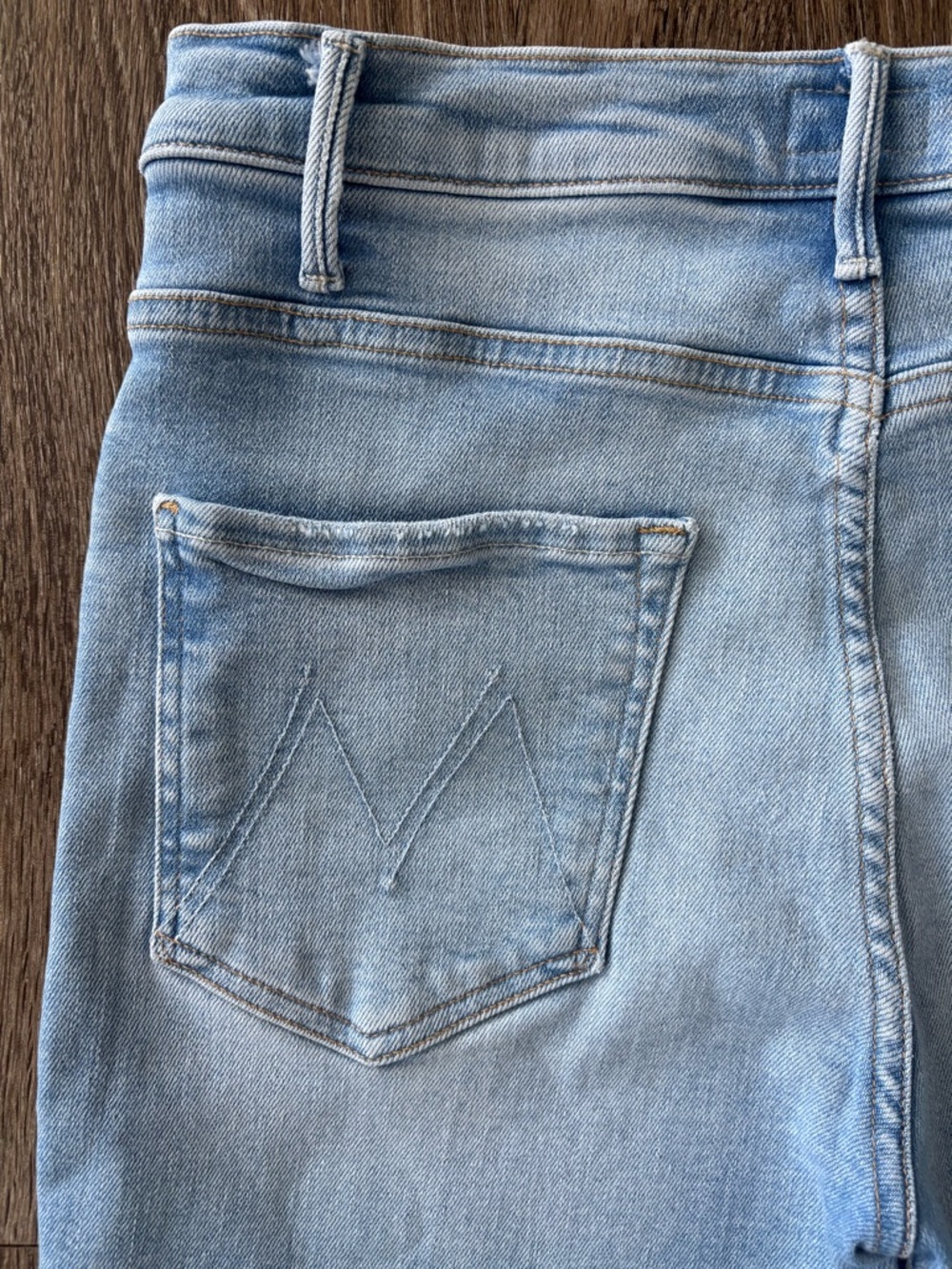 MOTHER Light Blue Frayed Ankle Crop Jeans in size 30 - Picture 16 of 16